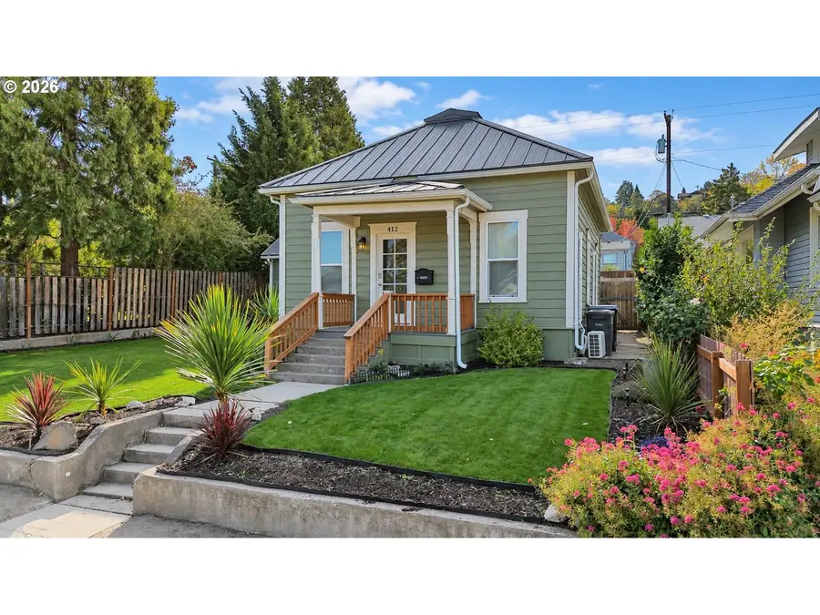 412 E 11th St, The Dalles, OR 97058 - #2