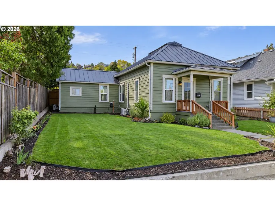 412 E 11th St, The Dalles, OR 97058 - #3