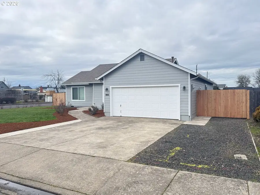 905 Monroe St, Harrisburg, OR 97446 - #3