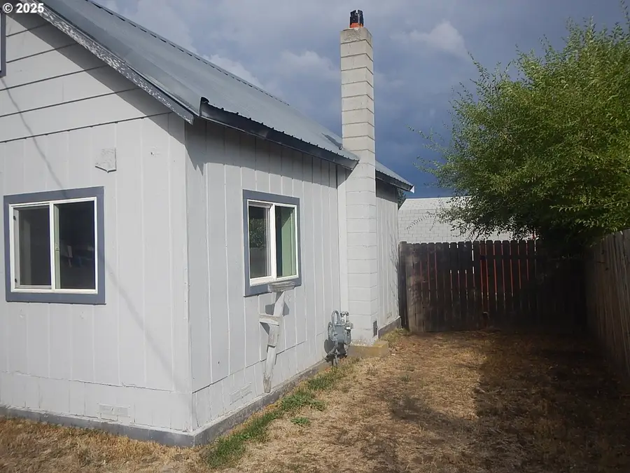 265 N 14th Ave, Elgin, OR 97827 - Image #3