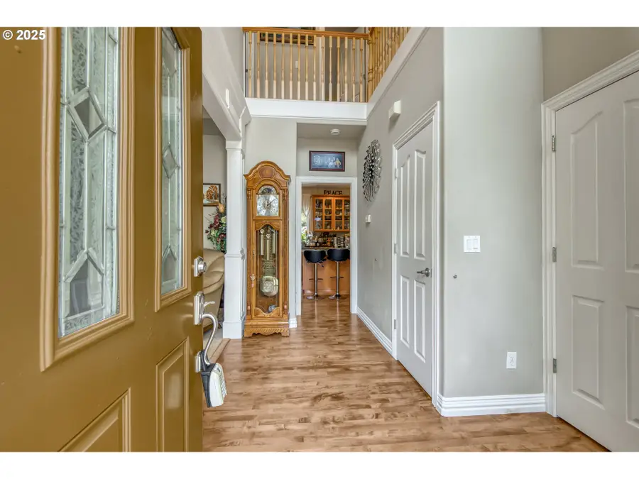 16055 SE Flavel Dr, Portland, OR 97236 - Image #2