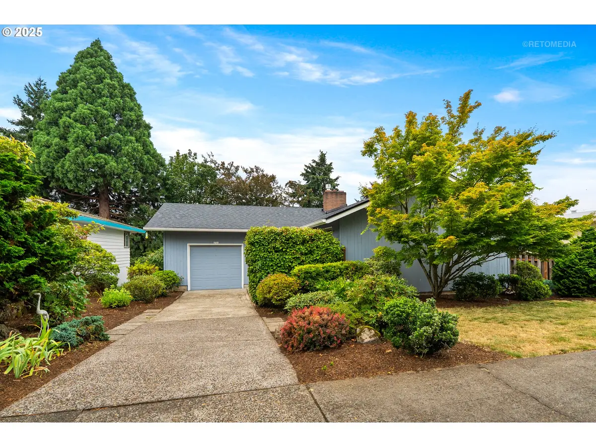 6731 SW 11th Dr, Portland, OR 97219 - Image #1