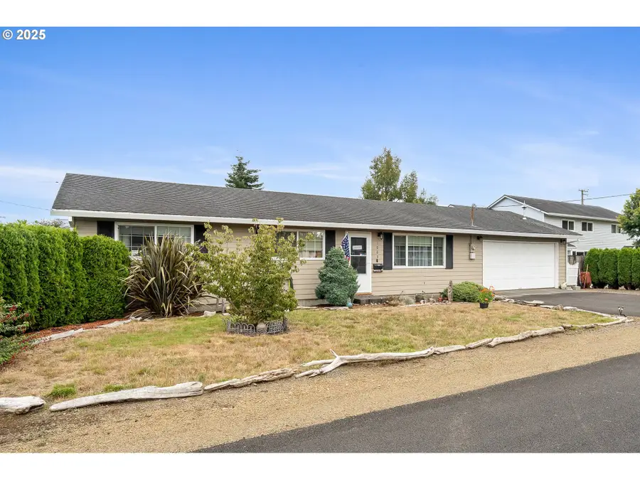 1003 Grove Ave, Tillamook, OR 97141 - Image #3
