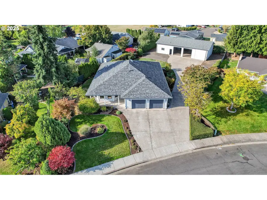 1085 Deer Run Ln, Woodburn, OR 97071 - Image #2