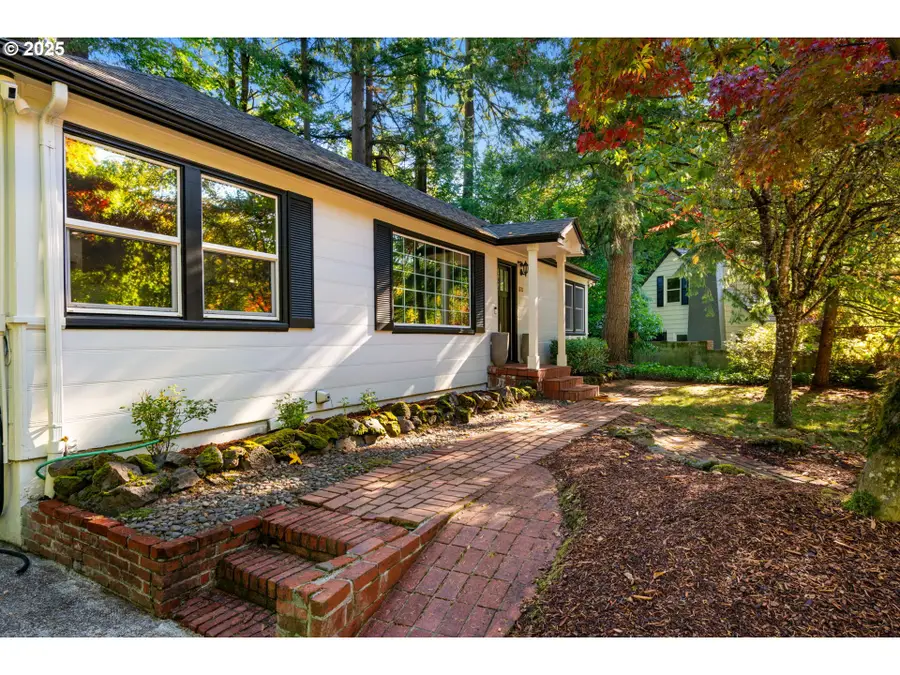 1670 SW Highland Pkwy, Portland, OR 97221 - Image #2