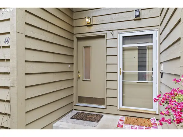 40 Cervantes Cir, LakeOswego, OR 97035