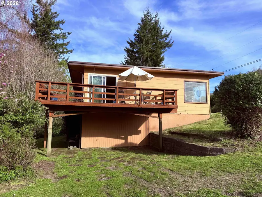 510 E 4th St, Coquille, OR 97423 - #3