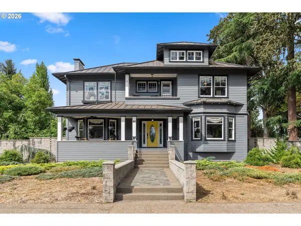 211 S 3rd St, CottageGrove, OR 97424