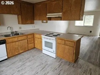 421 S 58th St #2, Springfield, OR 97478 - Image #3