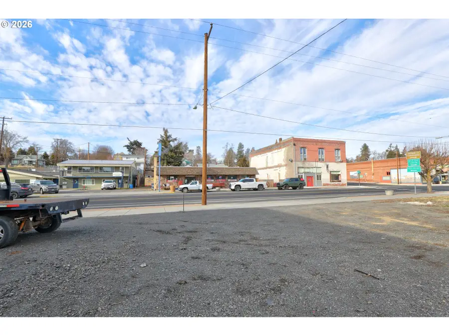 105 Main St, Moro, OR 97039 - #2
