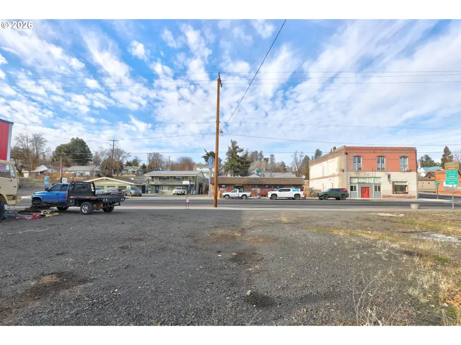 105 Main St, Moro, OR 97039 - #3
