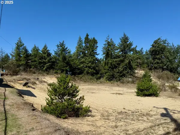 0 Hauser Rd, NorthBend, OR 97459