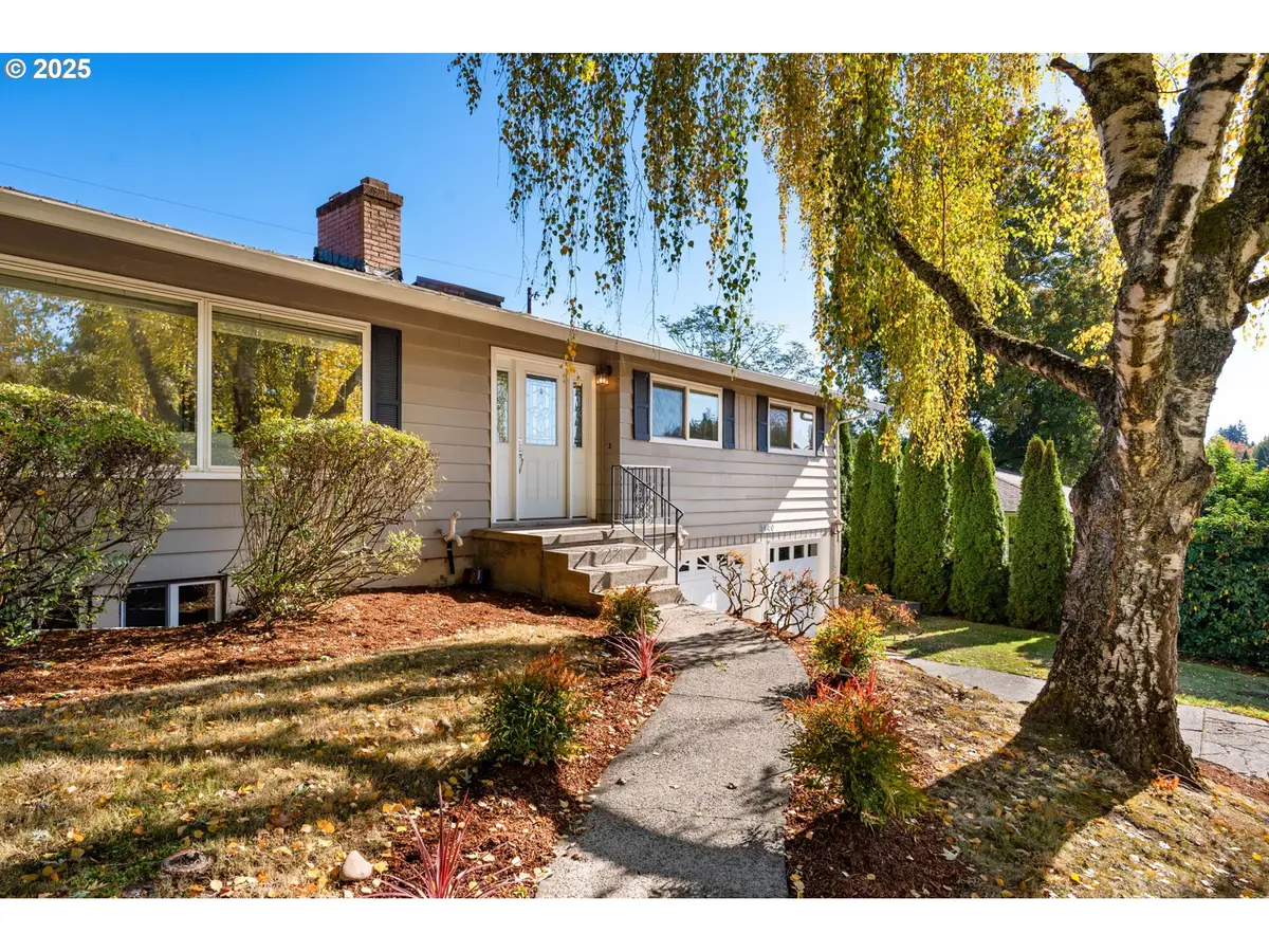 5440 SW Dover Loop, Portland, OR 97225 - #1