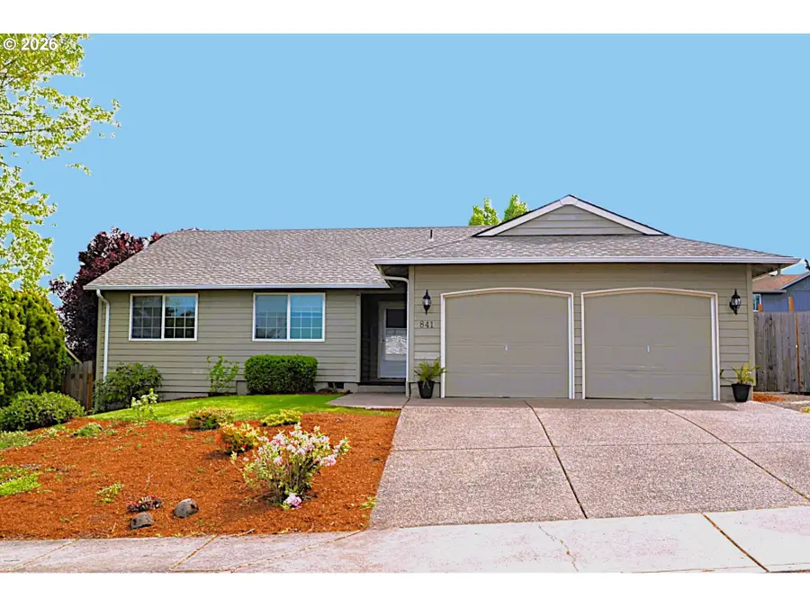 841 12th St, Lafayette, OR 97127 - #2