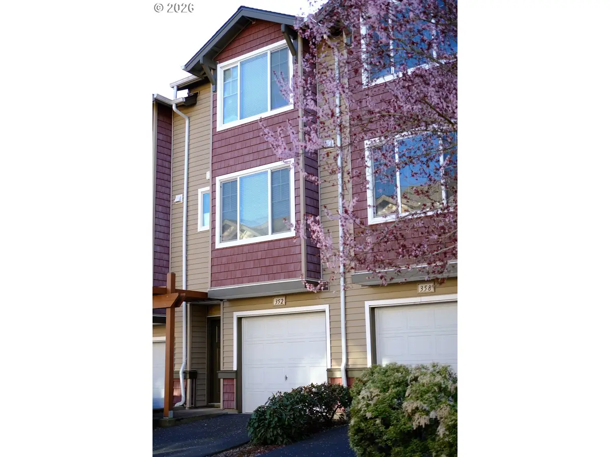 352 NE Edgeway Dr, Hillsboro, OR 97006 - Image #1