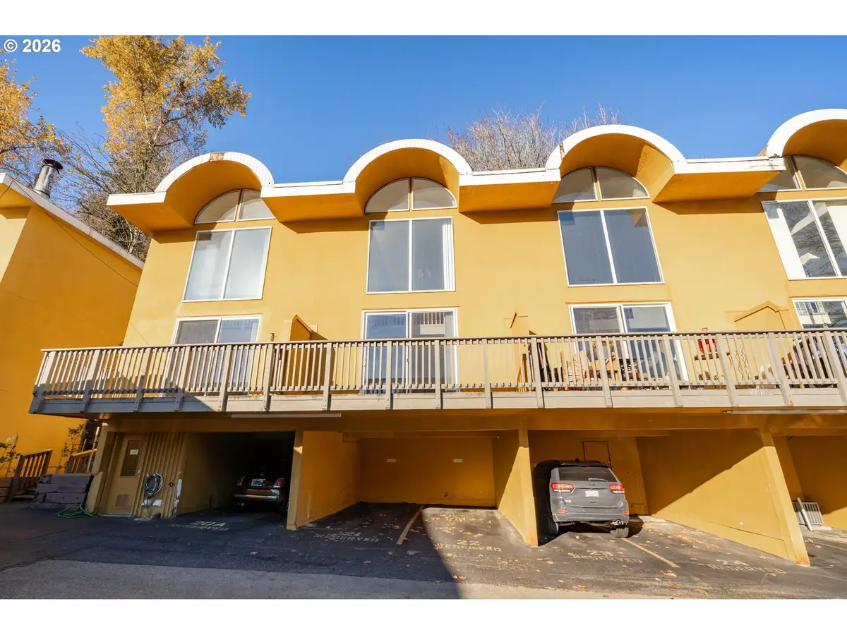 847 SW Broadway Dr #32, Portland, OR 97201 - Image #1