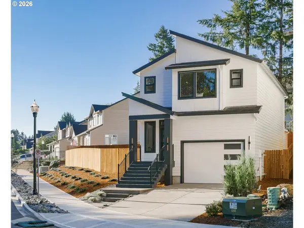 18217 NE Garden Dr, Vancouver, WA 98682