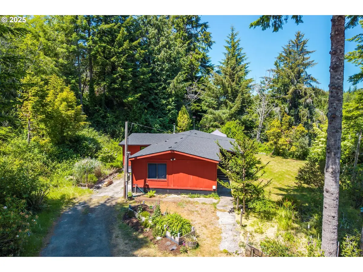 93126 Snedden Ln, Coos Bay, OR 97420 - Image #1