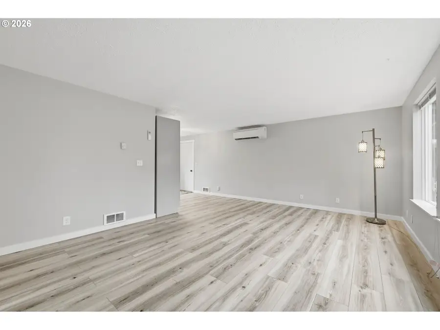 835 Bobolink Ave, Eugene, OR 97404 - Image #2