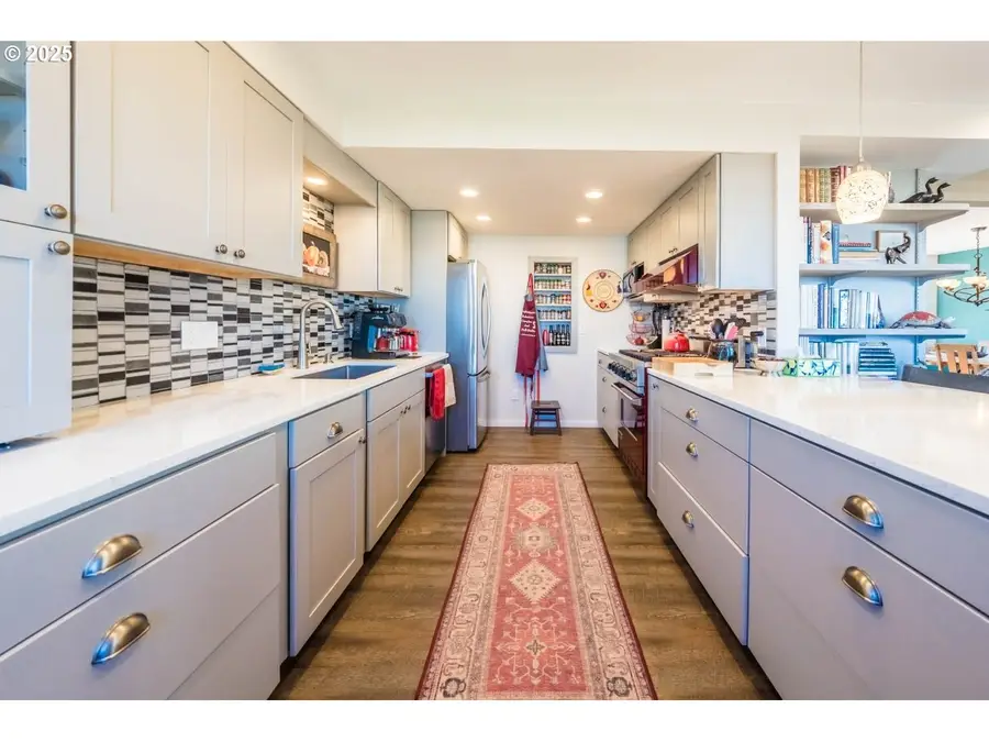 6225 NW Logan Rd, Lincoln City, OR 97367 - Image #2