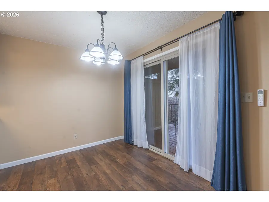401 Madrona Ave Se #Apt 3, Salem, OR 97302 - #2
