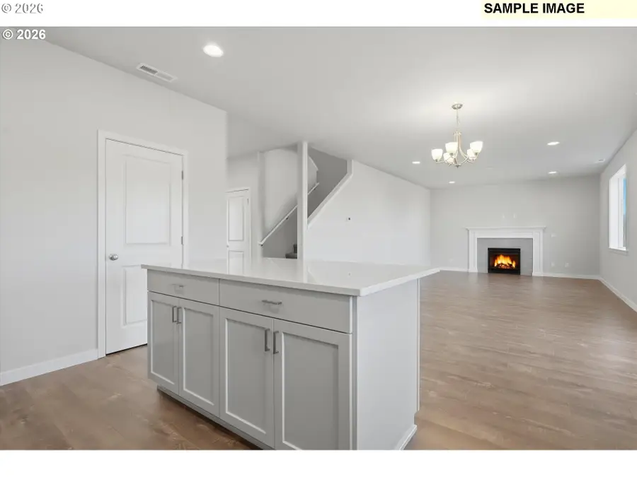 528 E Wilson St, Carlton, OR 97111 - #3