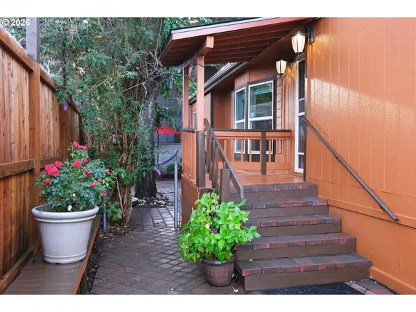 8300 NE Quatama St #77, Hillsboro, OR 97006