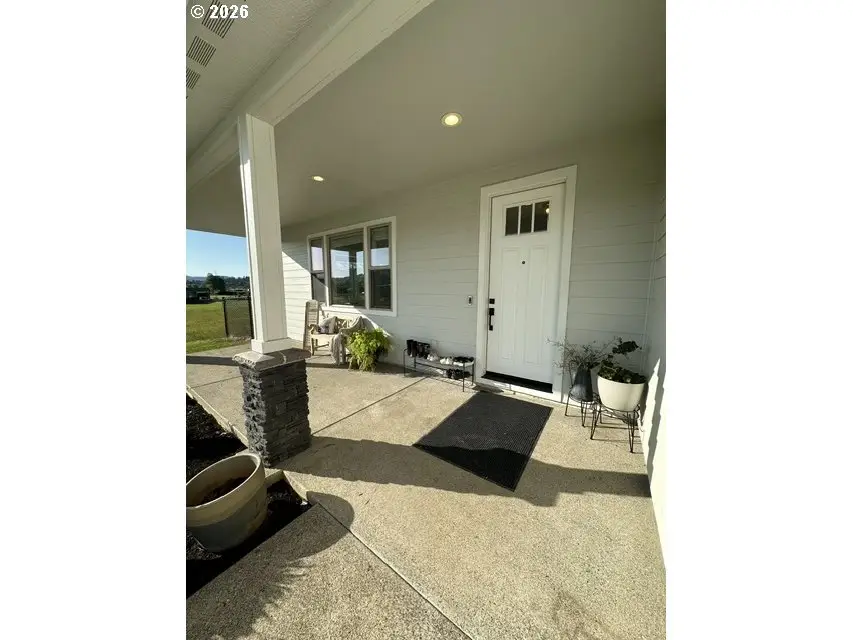 946 S Calapooia St, Sutherlin, OR 97479 - #2