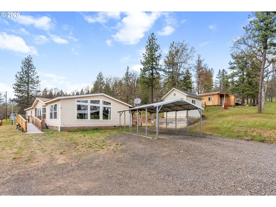 351 Woodland Rd, Goldendale, WA 98620 - #3