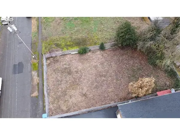 205 SW 2nd Ave, Kelso, WA 98626