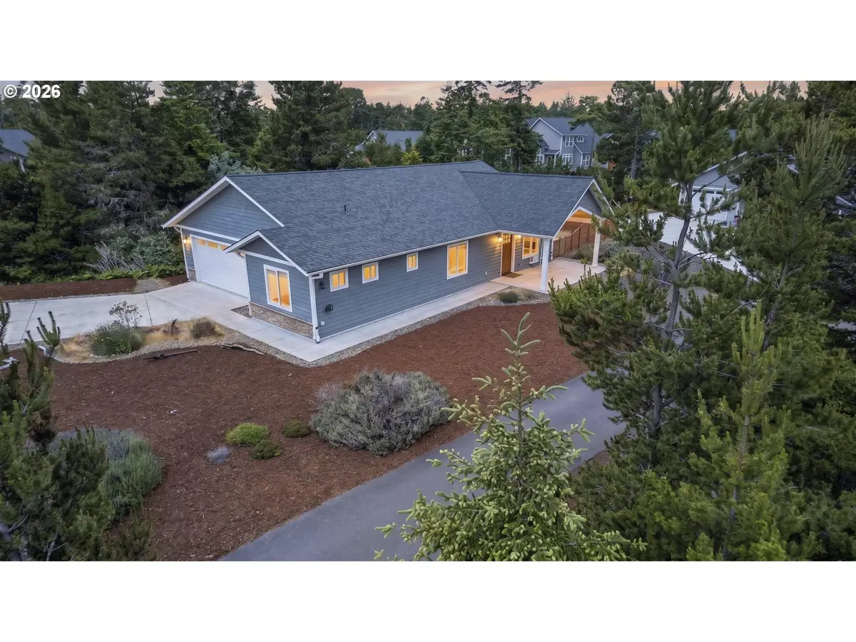88051 Lake Point Dr, Florence, OR 97439 - #1