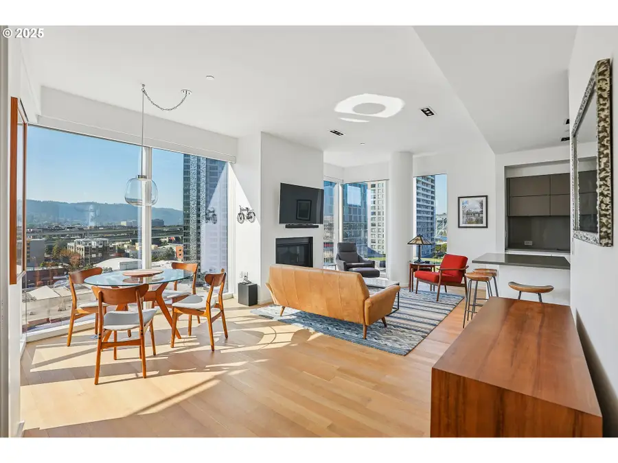 1075 NW Northrup St #1012, Portland, OR 97209 - Image #3