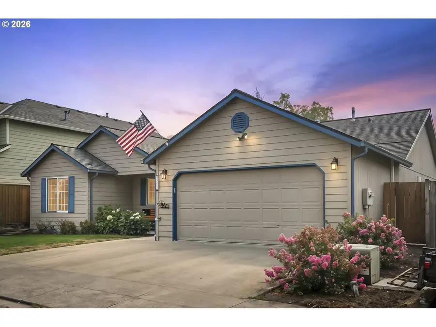 206 Hauser Ct, Molalla, OR 97038 - #2