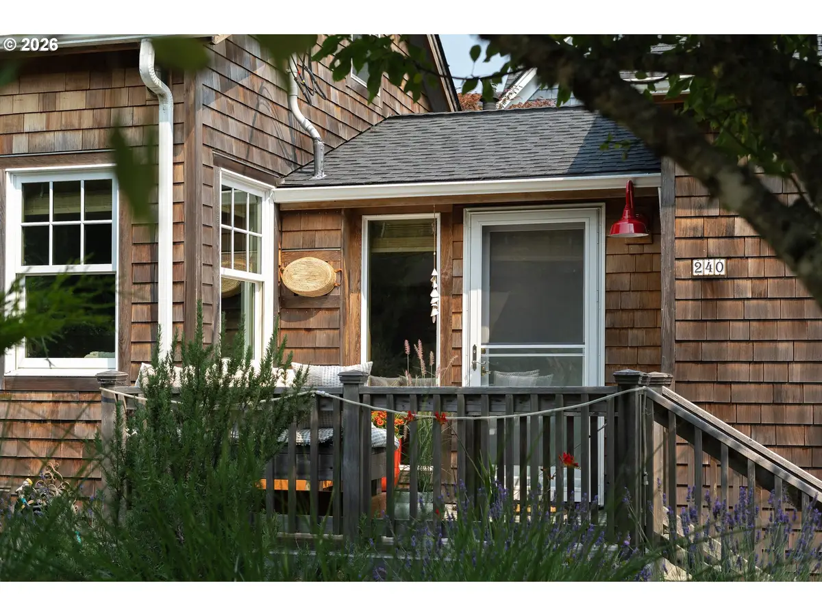 240 W 6th St, Cannon Beach, OR 97110 - #1