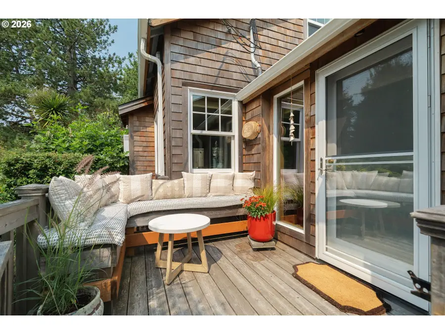 240 W 6th St, Cannon Beach, OR 97110 - #3