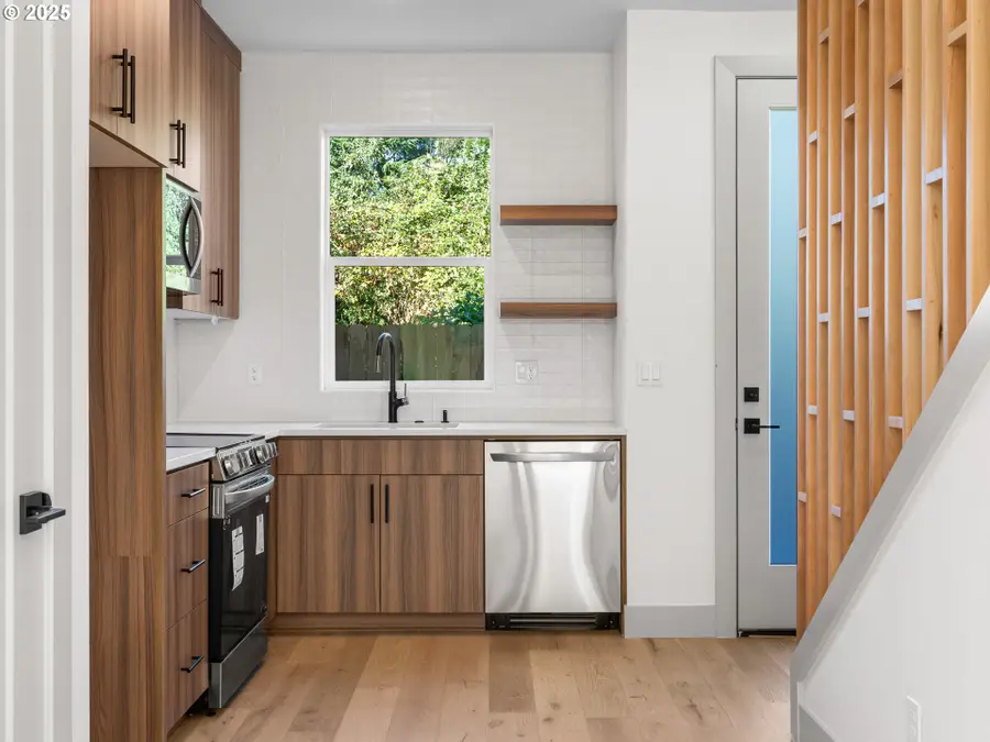 2067 SE Harold St #8, Portland, OR 97202 - Image #3