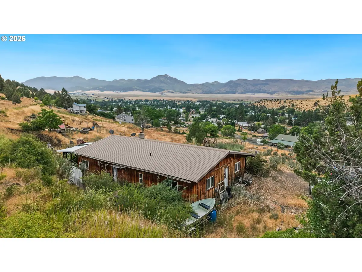 655 N Washington St, Prairie City, OR 97869 - #1