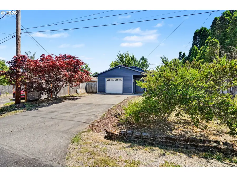 111 Enos St, Amity, OR 97101 - #3