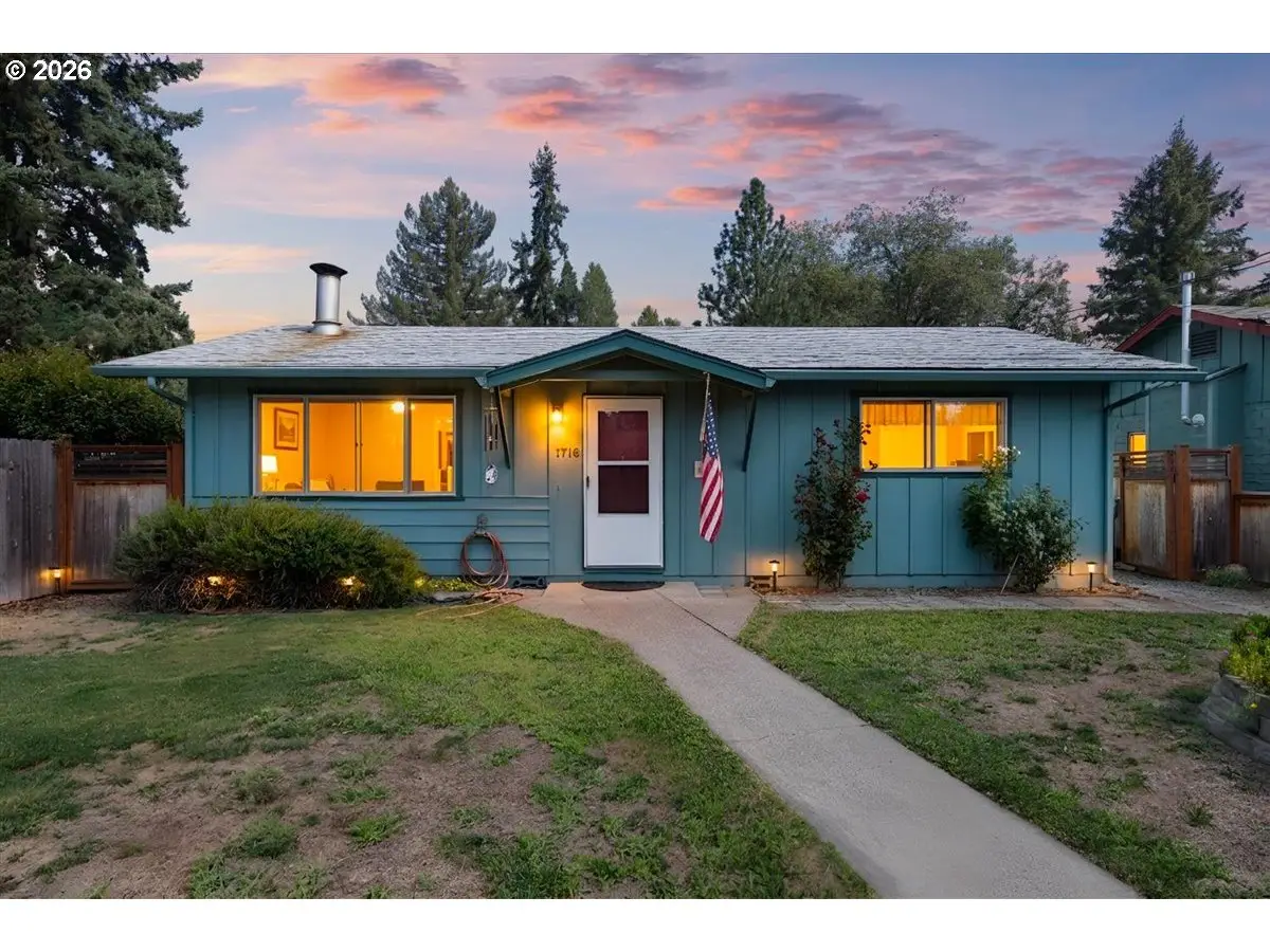 1716 SW K St, Grants Pass, OR 97526 - #1