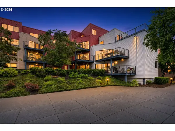 910 NW Naito Pkwy #i-4, Portland, OR 97209