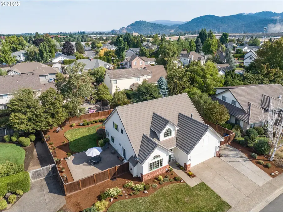 3387 Winchester Way, Eugene, OR 97401 - Image #2