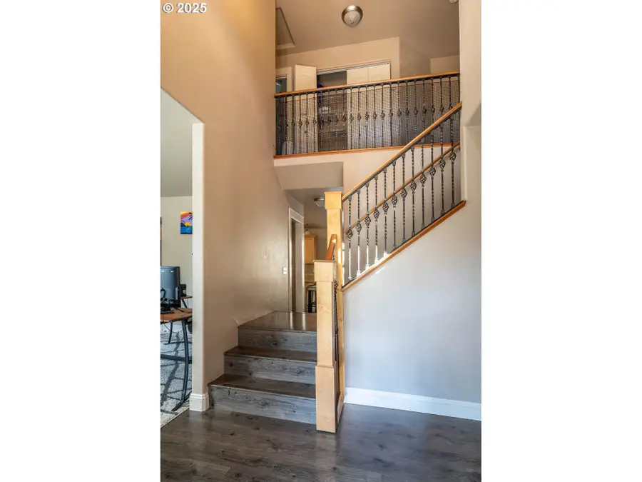 1592 NE Rocky Dr, Roseburg, OR 97470 - Image #3