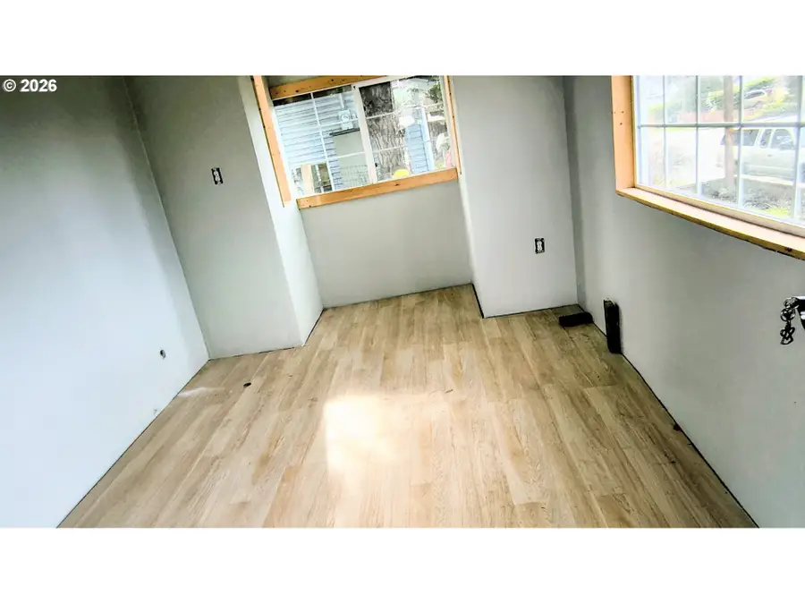 319 N Wall St, Coos Bay, OR 97420 - Image #3