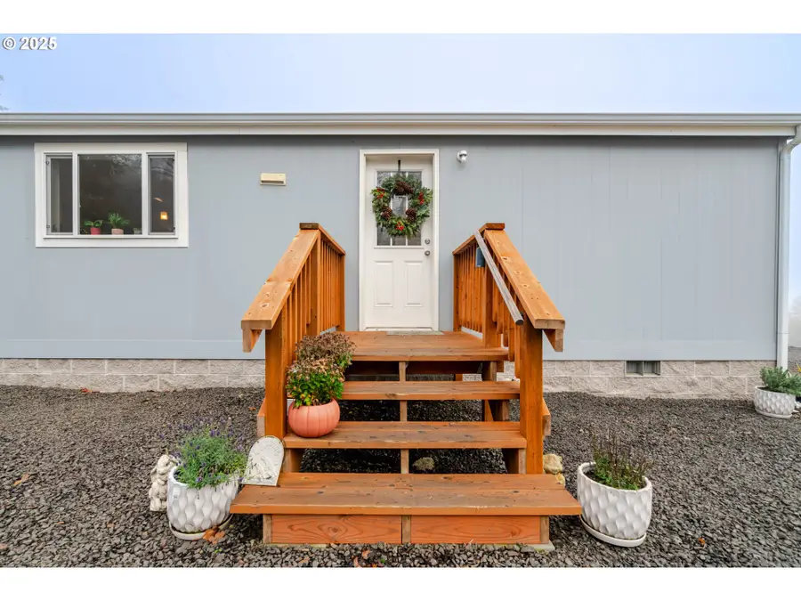 30610 Santiam Hwy, Lebanon, OR 97355 - Image #3