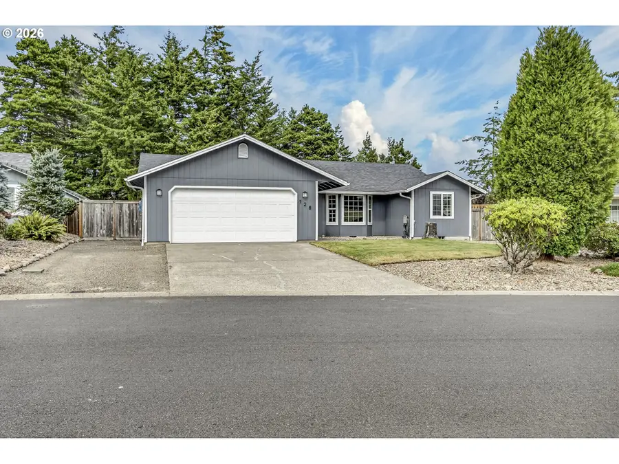 128 Park Village Loop, Florence, OR 97439 - #2