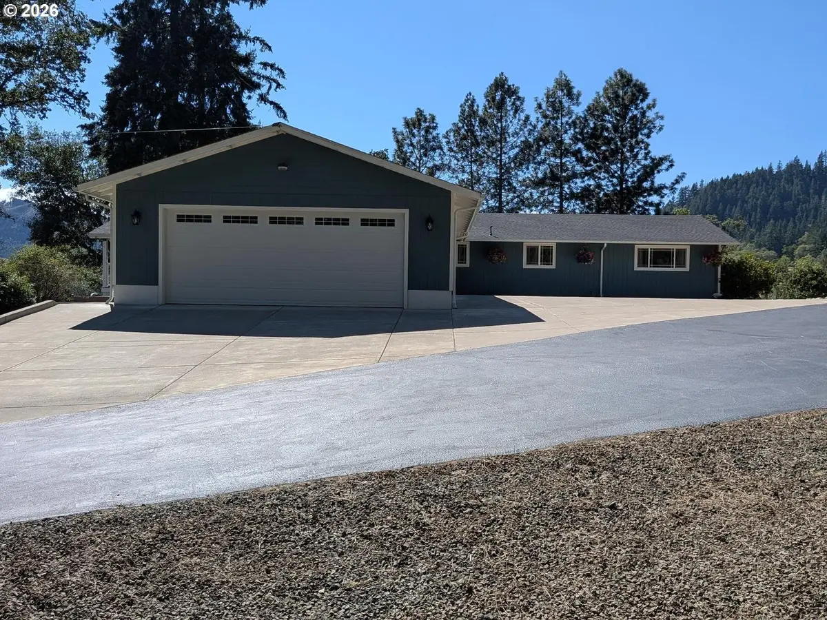 9450 Bullock Rd, Oakland, OR 97462 - #1