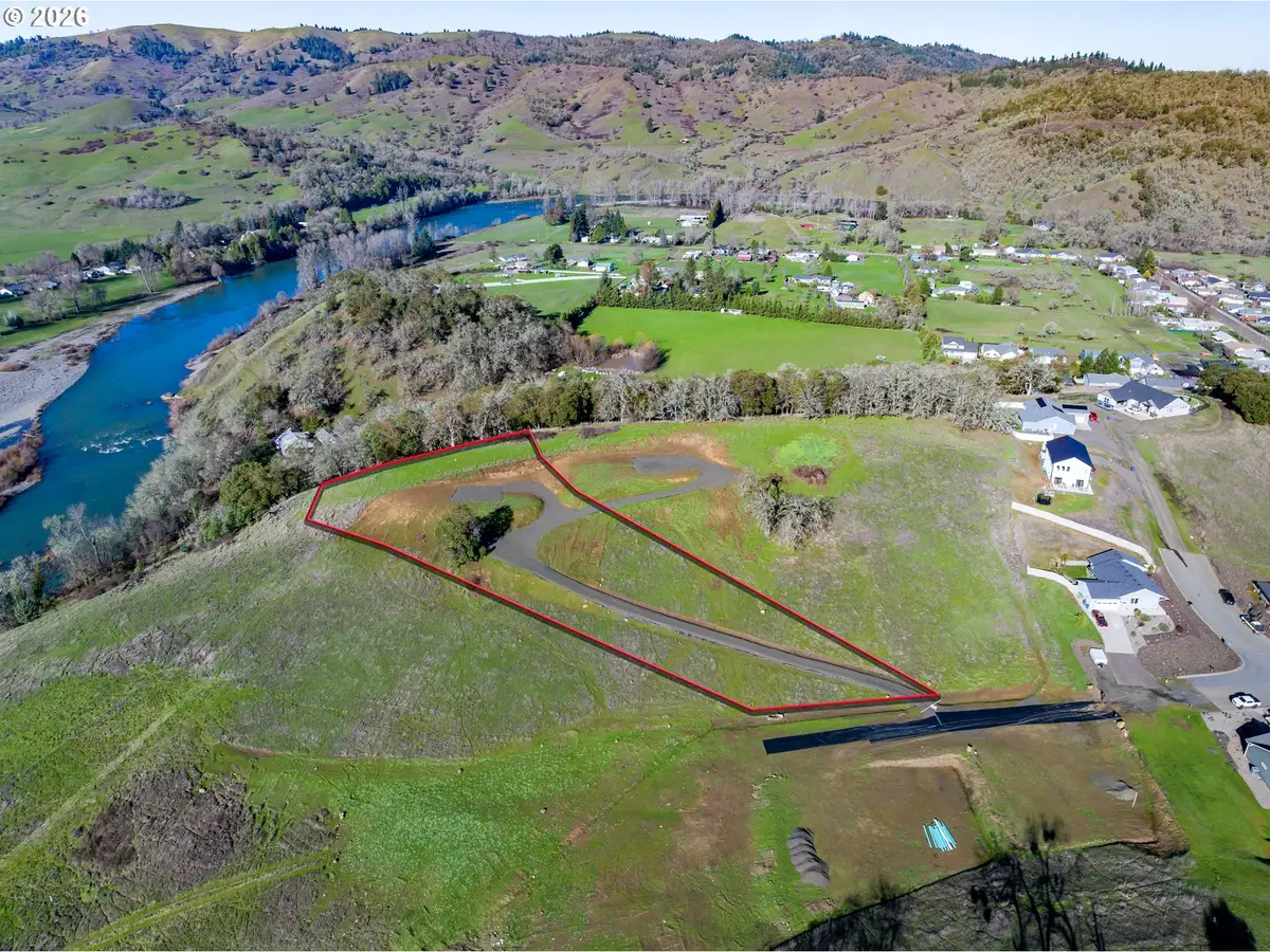 02 Palmdale Ave, Roseburg, OR 97471 - Image #1