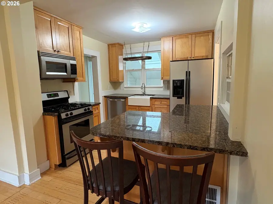 9223 SW Terwilliger Blvd, Portland, OR 97219 - #3