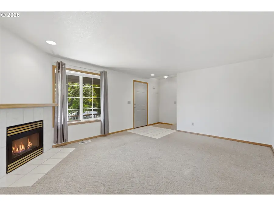 12205 SE Mountain Sun Dr, Clackamas, OR 97015 - #3