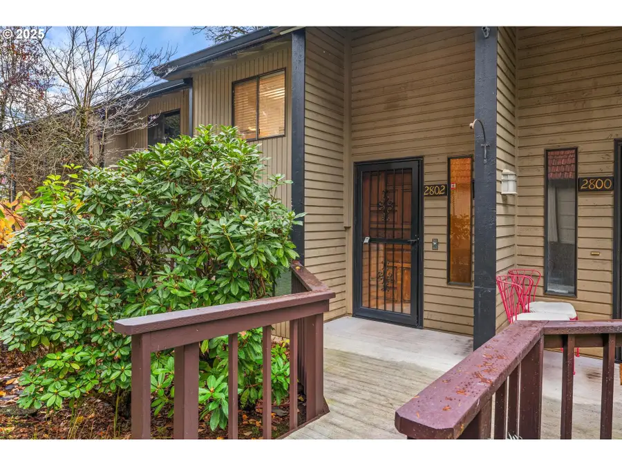 2802 Treetop Ln, Northwest Clackamas, OR 97068 - Image #2